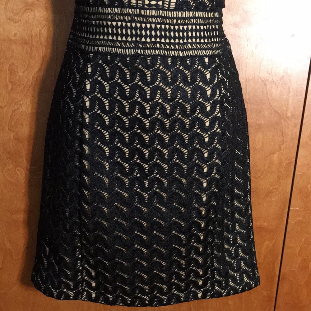 Aiden lace dress - Picture 4 of 4